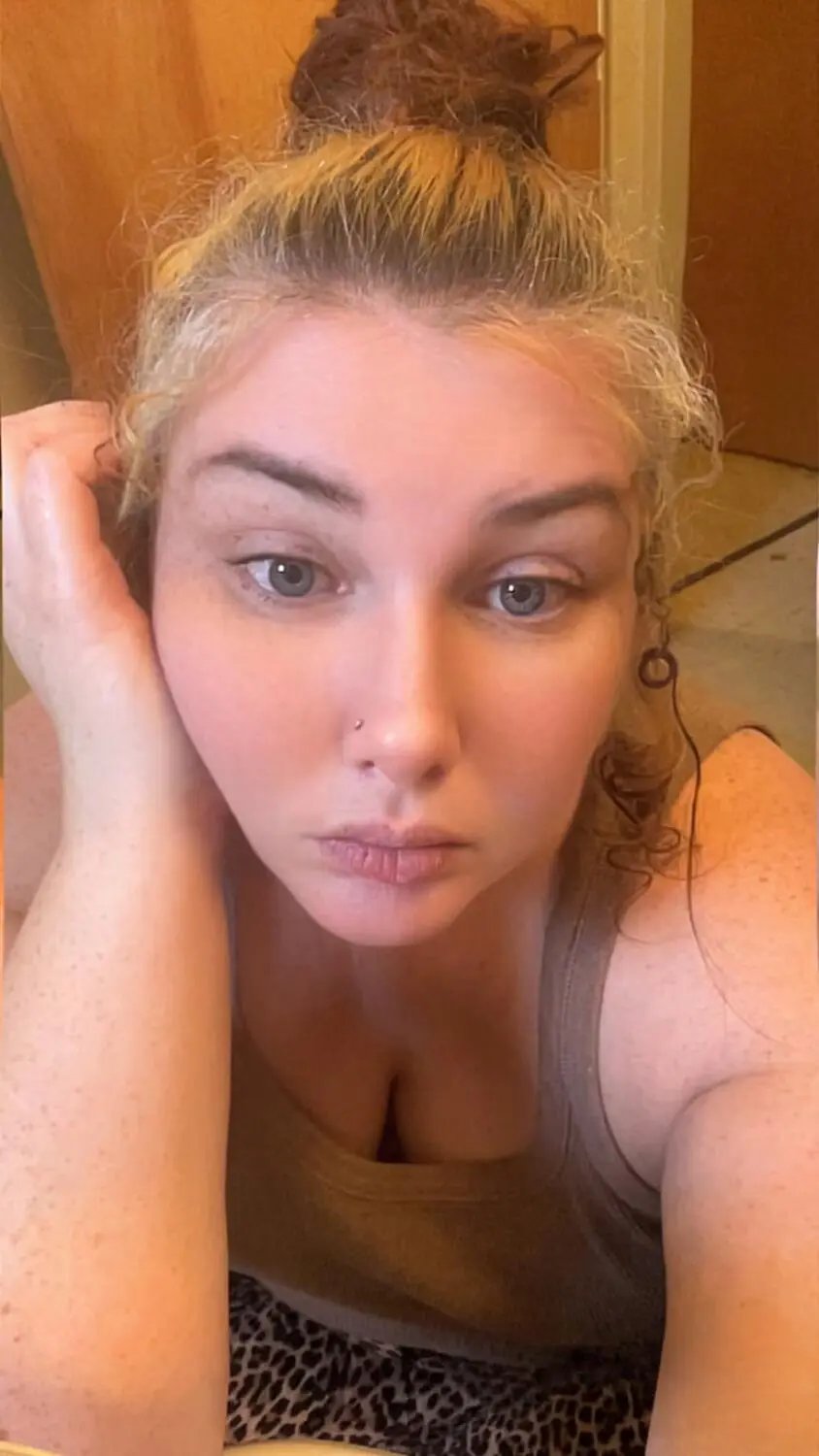 Escort Model Tini - 3