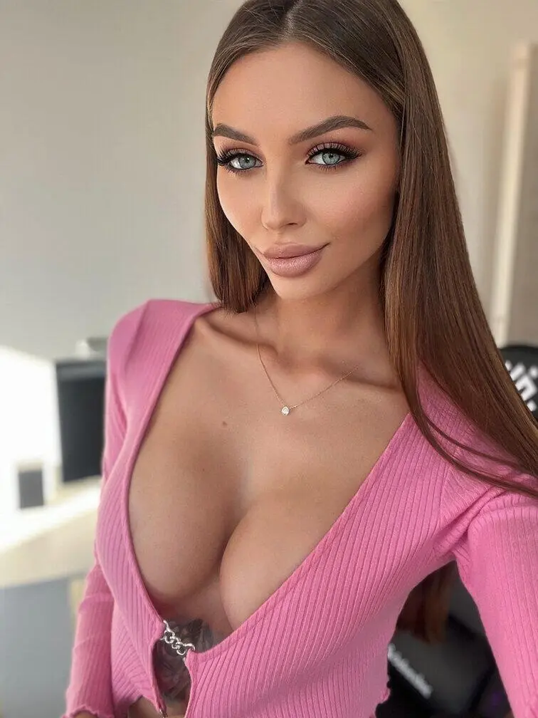 Escort Model Tory - 2