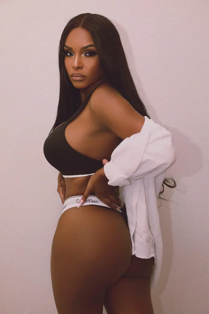 Escort Model Upscale Yasmere