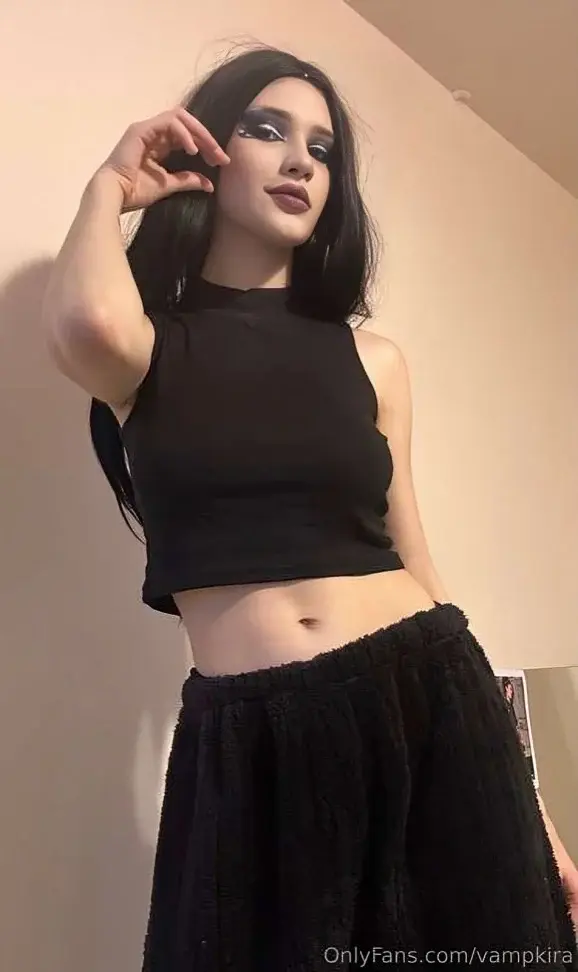 Escort Model VampKira - 7