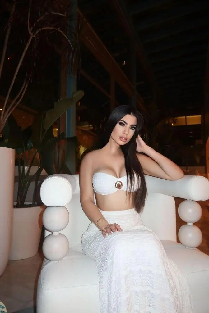 Escort Model Veronica - 3