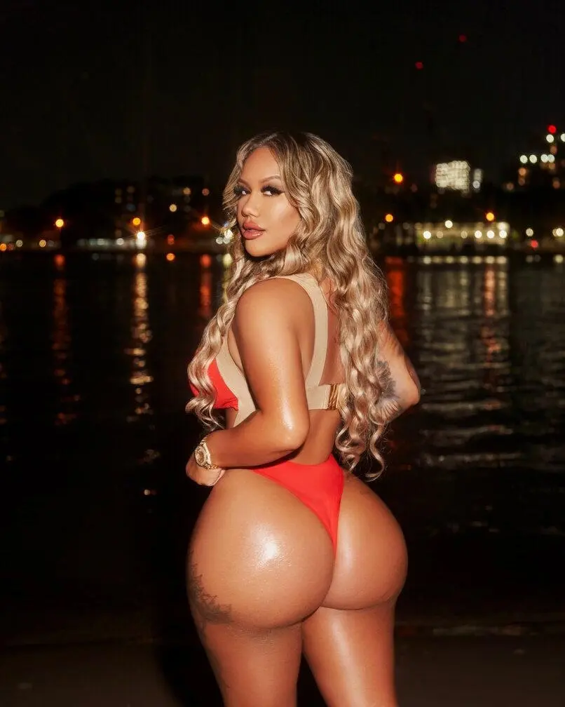 Escort Model Victoria Lyn