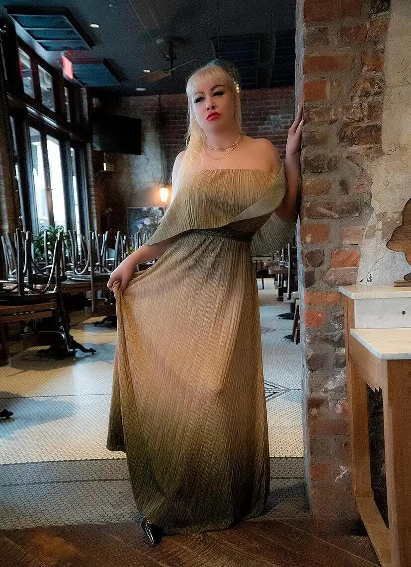 Escort Model VictoriaJolie - 3