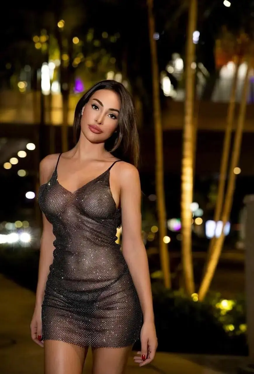 Escort Model Vikki - 2
