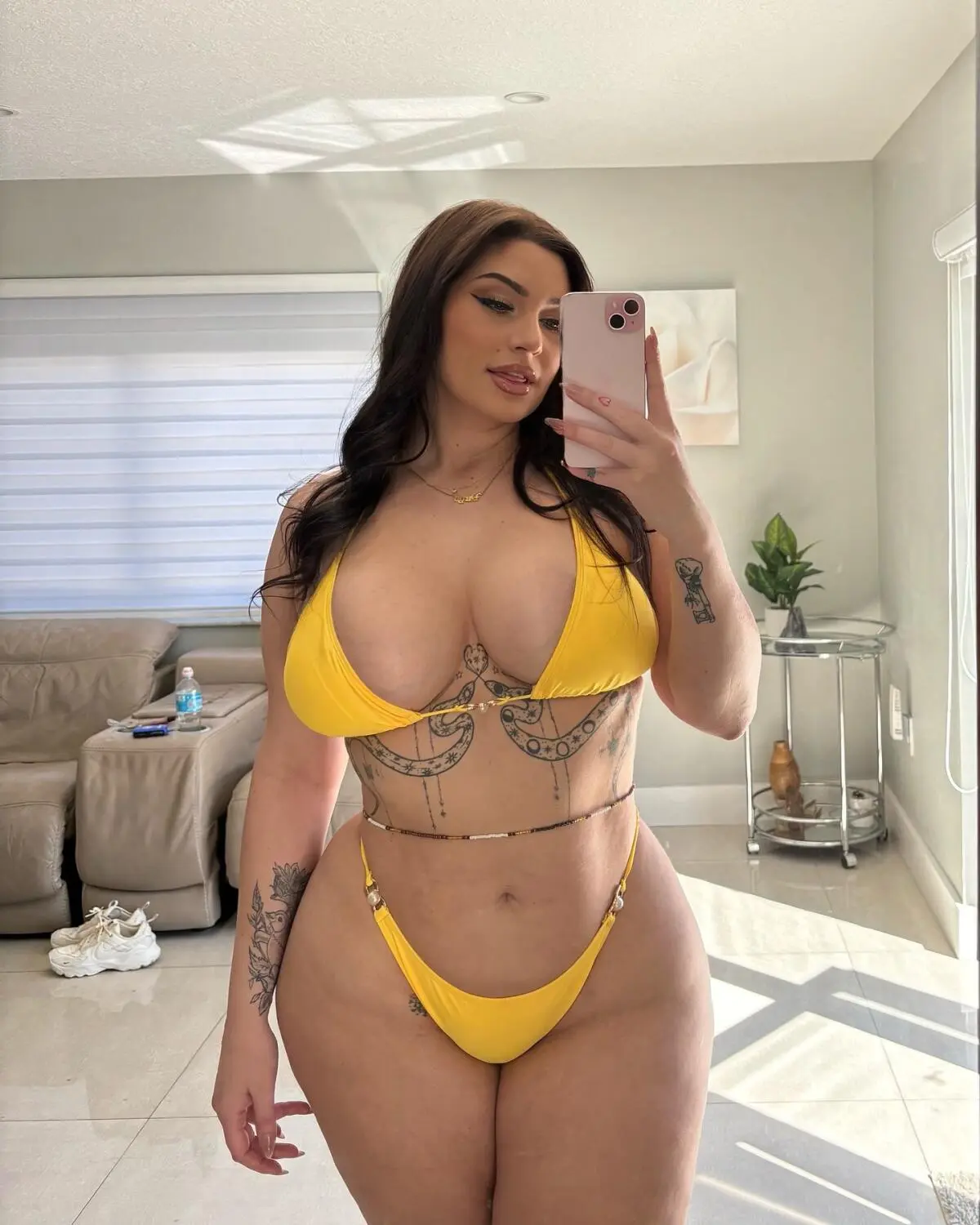 Escort Model Vivian Taylor - 10