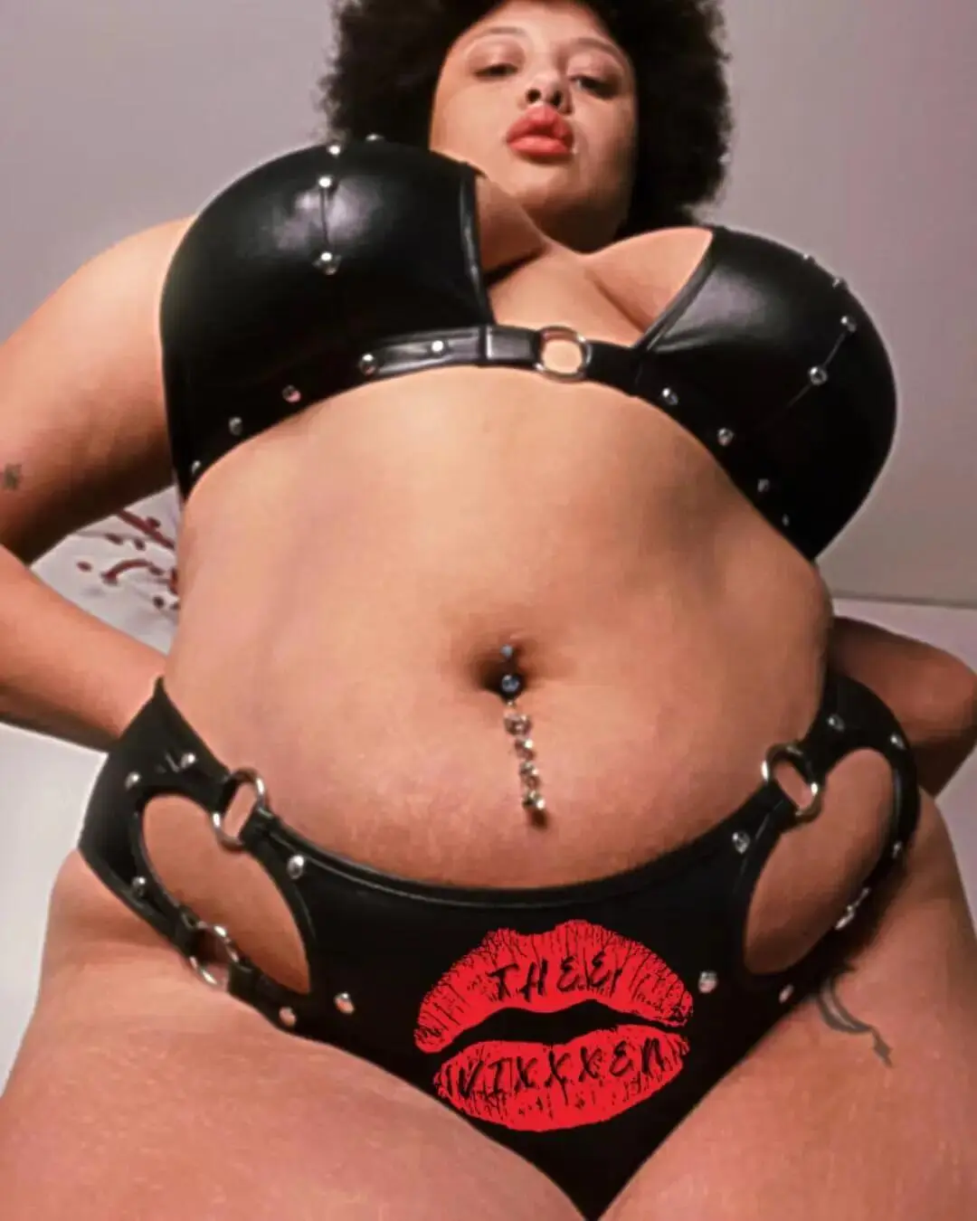 Escort Model Vixxxen - 4