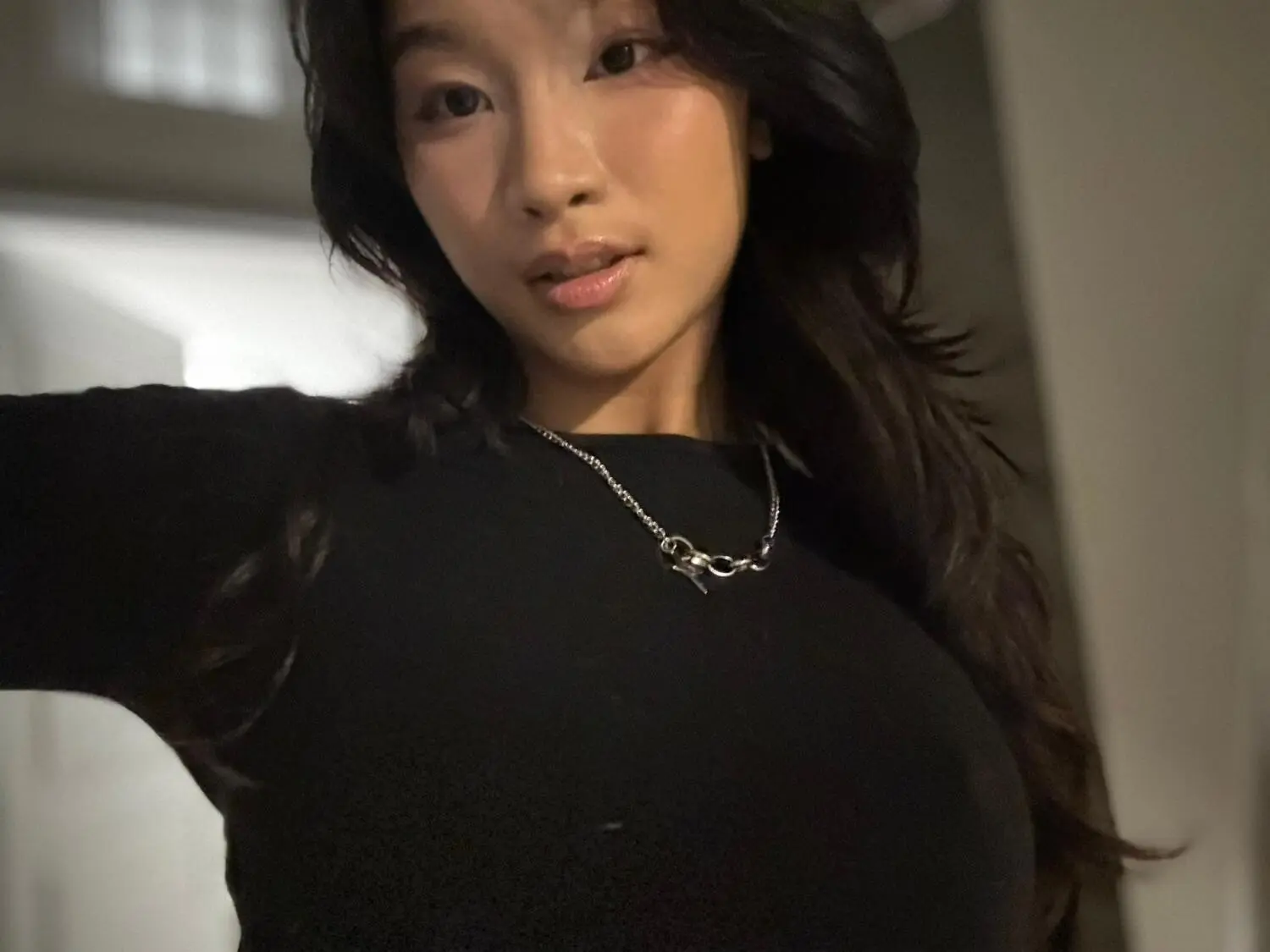 Escort Model Xoey Li - 6