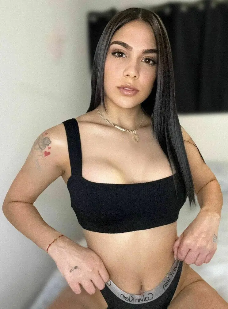 Escort Model Zoe - 5